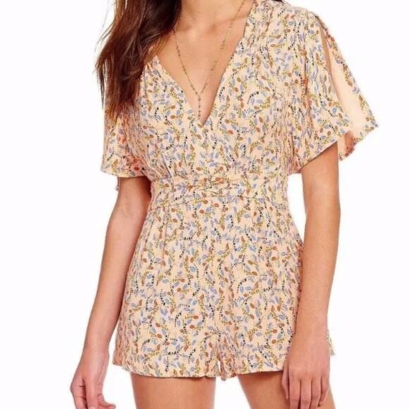 Free People Meet Virginia Romper V-Neck Size 2 Pockets Floral Print - Picture 3 of 15
